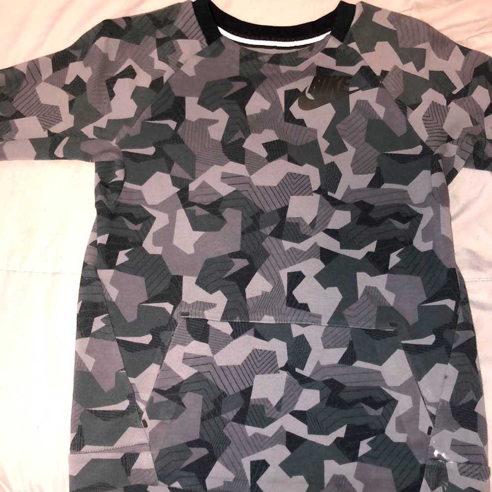 Gently used Nike Boys Sweatshirt
